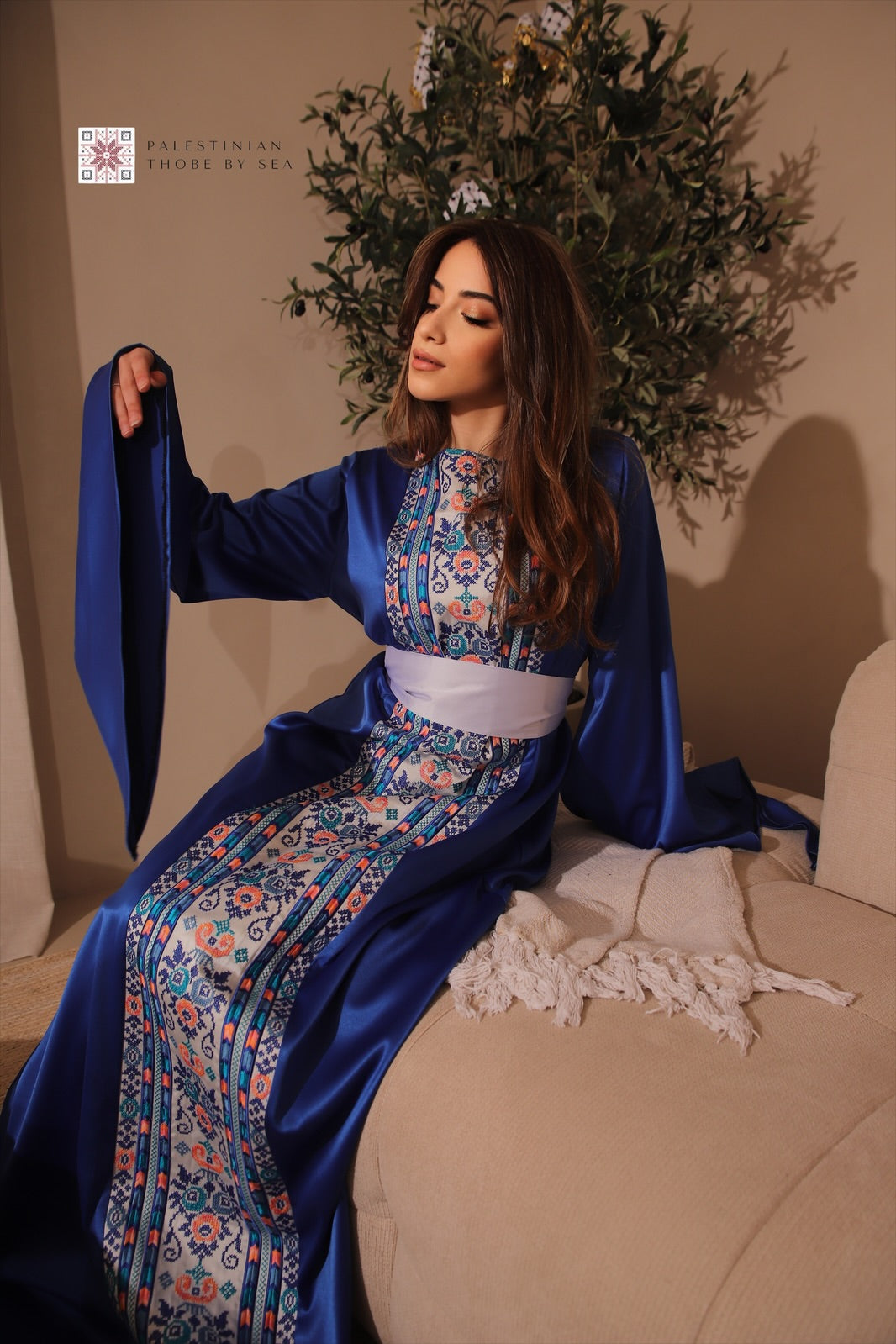 Azure blossom Thobe