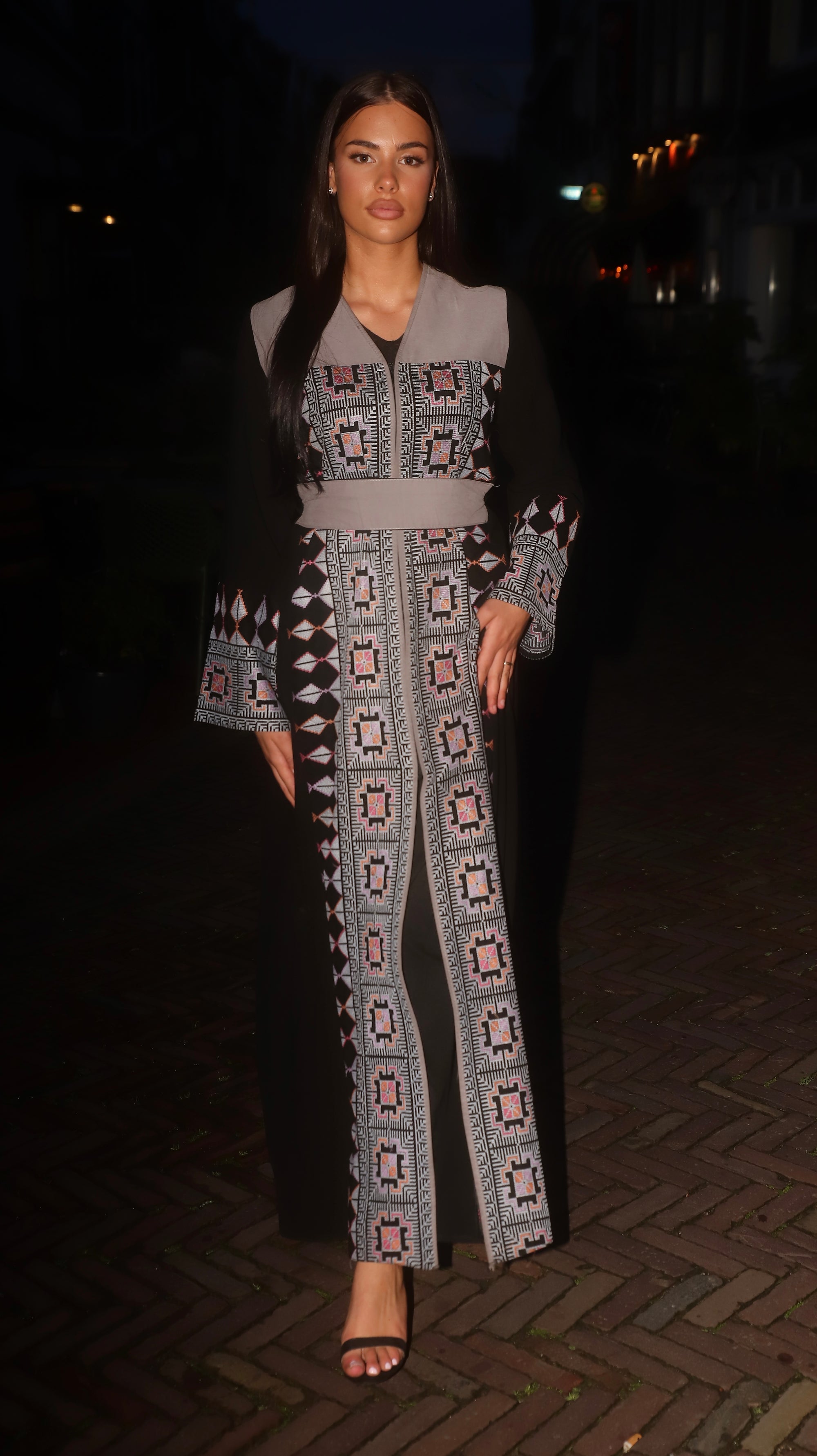 Tatreez Grey abaya