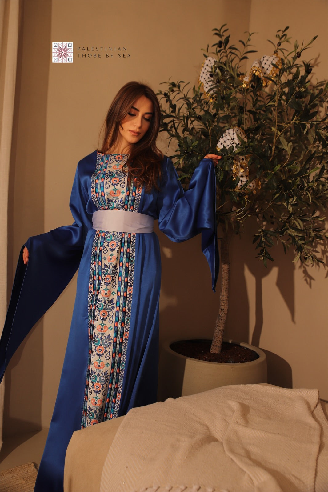 Azure blossom Thobe