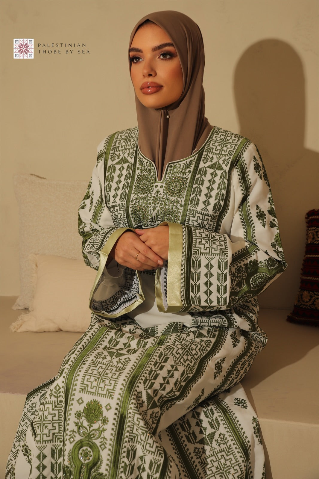 Jerusalem olive Thobe