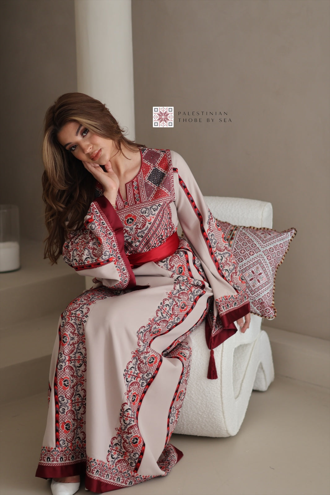 Gaza rose Thobe