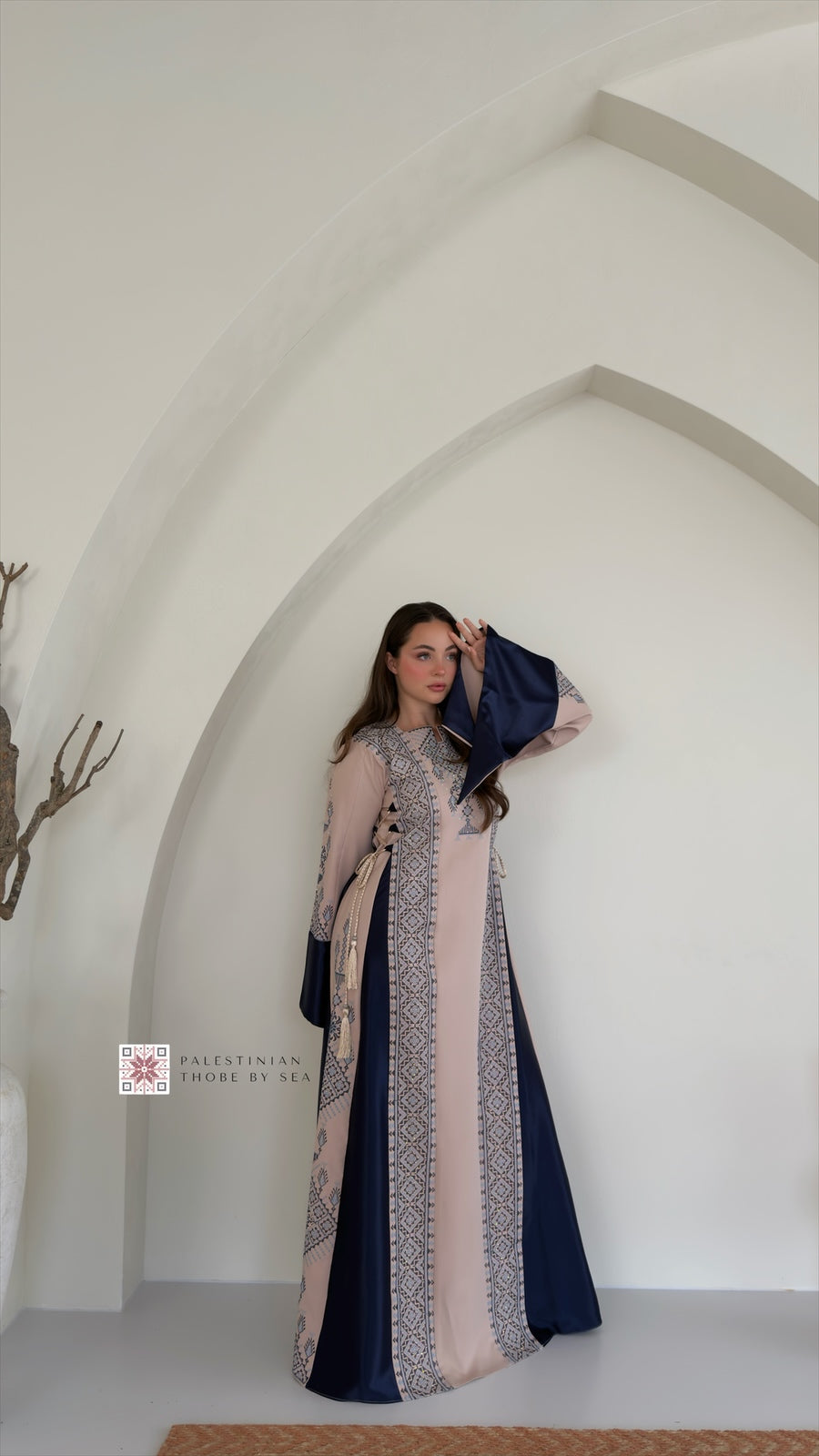 Tabariya Fizz Navy Thobe